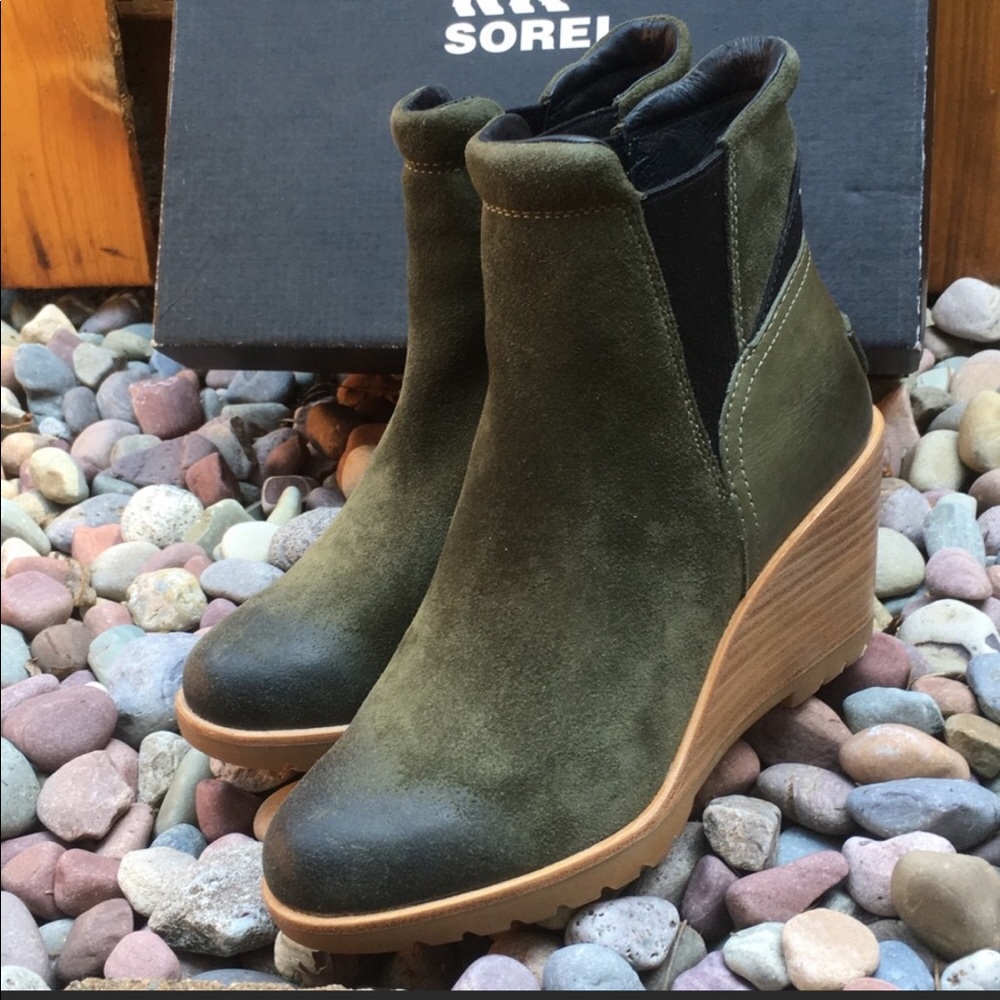 Sorel After Hours Chelsea bootie Size:9